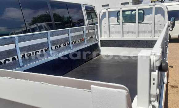 Buy Used Hino 300 Series White Truck in Maputo in Maputo Buy Used Hino 300 Series White Truck in Maputo in Maputo