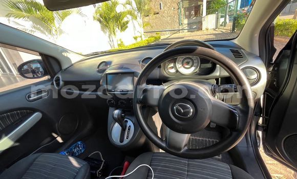 Comprar Usado Mazda Demio Azul Carro em Maputo em Maputo Comprar Usado Mazda Demio Azul Carro em Maputo em Maputo