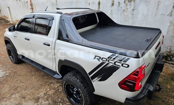 Comprar Usado Toyota Hiluxe Revo Branco Carro em Maputo em Maputo Comprar Usado Toyota Hiluxe Revo Branco Carro em Maputo em Maputo