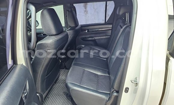 Comprar Usado Toyota Hiluxe Revo Branco Carro em Maputo em Maputo Comprar Usado Toyota Hiluxe Revo Branco Carro em Maputo em Maputo