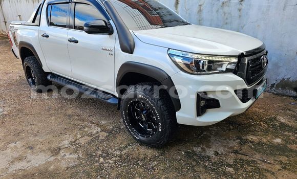 Tenga Itsva Toyota Hiluxe Revo Chena Mota in Maputo in Maputo Tenga Itsva Toyota Hiluxe Revo Chena Mota in Maputo in Maputo