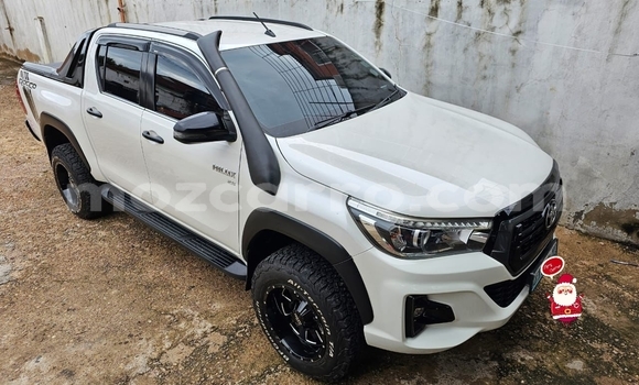 Tenga Tsaru Toyota Hiluxe Revo Chena Mota in Maputo in Maputo