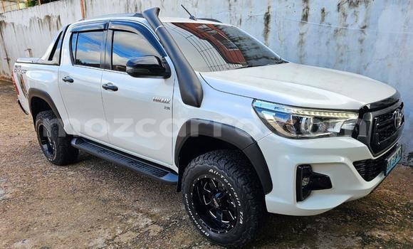 Comprar Novo Toyota Hilux Branco Carro em Maputo em Maputo