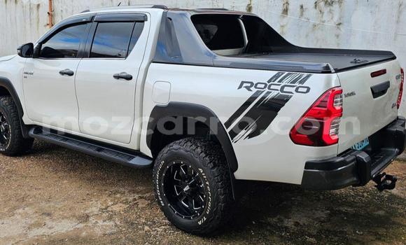 Comprar Novo Toyota Hilux Branco Carro em Maputo em Maputo Comprar Novo Toyota Hilux Branco Carro em Maputo em Maputo