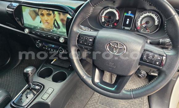 Comprar Novo Toyota Hilux Branco Carro em Maputo em Maputo Comprar Novo Toyota Hilux Branco Carro em Maputo em Maputo