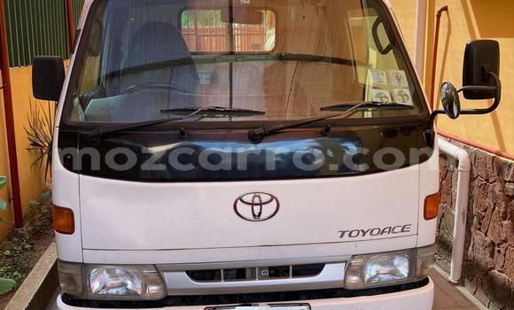 Comprar Usado Toyota Dyna Branco Carro em Maputo em Maputo