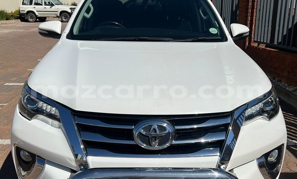 Nunua Ilio tumika Toyota Fortuner Nyeupe Gari ndani ya Maputo nchini Maputo Nunua Ilio tumika Toyota Fortuner Nyeupe Gari ndani ya Maputo nchini Maputo