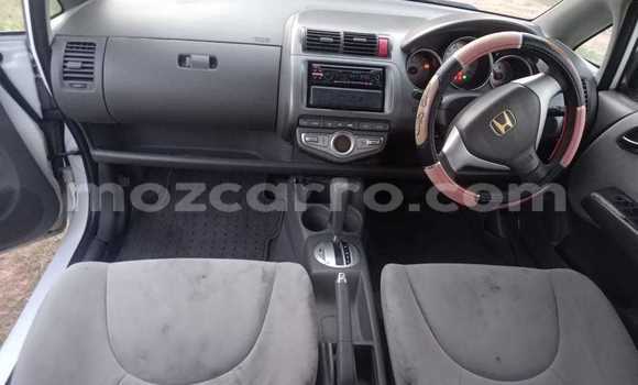 Comprar Usado Honda Fit Branco Carro em Maputo em Maputo Comprar Usado Honda Fit Branco Carro em Maputo em Maputo
