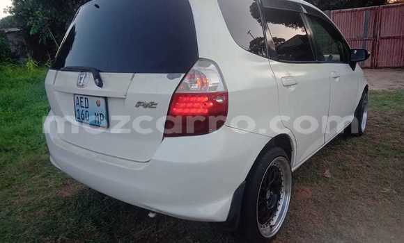 Comprar Usado Honda Fit Branco Carro em Maputo em Maputo Comprar Usado Honda Fit Branco Carro em Maputo em Maputo