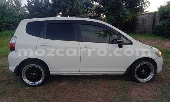 Comprar Usado Honda Fit Branco Carro em Maputo em Maputo Comprar Usado Honda Fit Branco Carro em Maputo em Maputo