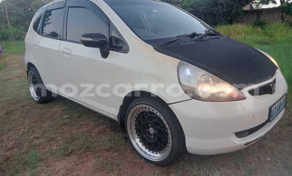 Comprar Usado Honda Fit Branco Carro em Maputo em Maputo Comprar Usado Honda Fit Branco Carro em Maputo em Maputo
