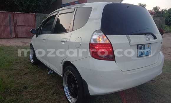 Comprar Usado Honda Fit Branco Carro em Maputo em Maputo Comprar Usado Honda Fit Branco Carro em Maputo em Maputo