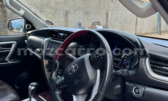 Comprar Usado Toyota Mark X Prata Carro em Maputo em Maputo Comprar Usado Toyota Mark X Prata Carro em Maputo em Maputo