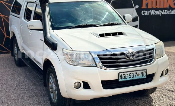 Comprar Novo Toyota Hilux Branco Carro em Maputo em Maputo Comprar Novo Toyota Hilux Branco Carro em Maputo em Maputo