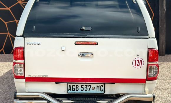 Comprar Novo Toyota Hilux Branco Carro em Maputo em Maputo Comprar Novo Toyota Hilux Branco Carro em Maputo em Maputo