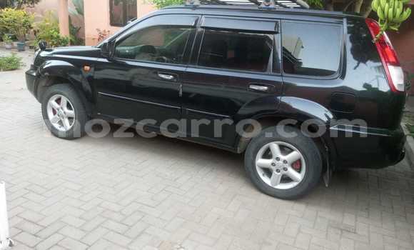 Nunua Ilio tumika Nissan X-Trail Nyeusi Gari ndani ya Maputo nchini Maputo