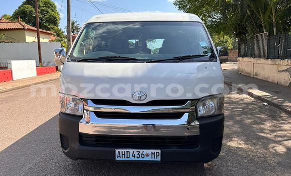 Buy Used Toyota Hiace White Car in Maputo in Maputo