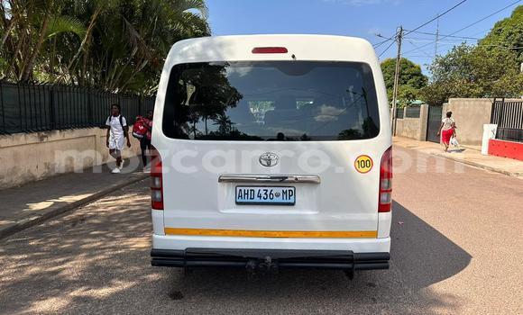 Comprar Usado Toyota Hiace Branco Carro em Maputo em Maputo Comprar Usado Toyota Hiace Branco Carro em Maputo em Maputo
