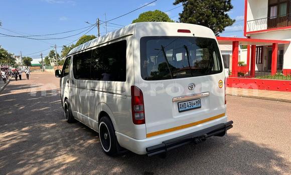 Comprar Usado Toyota Hiace Branco Carro em Maputo em Maputo Comprar Usado Toyota Hiace Branco Carro em Maputo em Maputo