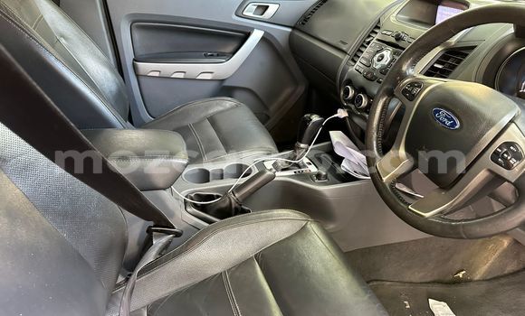 Comprar Usado Mazda BT-50 Azul Carro em Maputo em Maputo Comprar Usado Mazda BT-50 Azul Carro em Maputo em Maputo