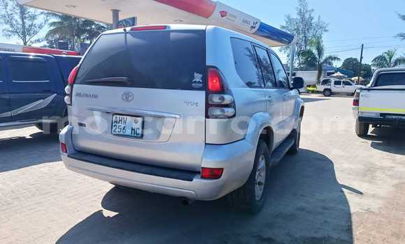 Nunua Ilio tumika Toyota Land Cruiser Prado Fedha Gari ndani ya Maputo nchini Maputo Nunua Ilio tumika Toyota Land Cruiser Prado Fedha Gari ndani ya Maputo nchini Maputo