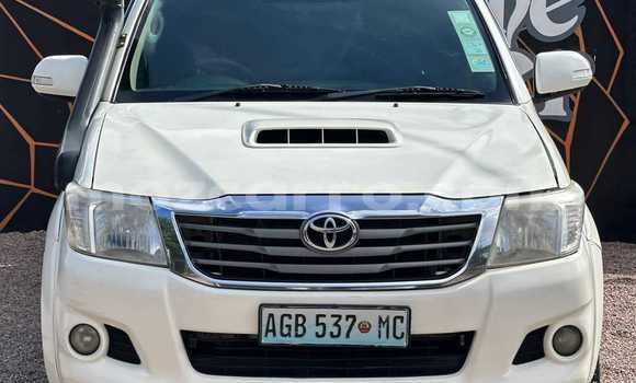 Nunua Ilio tumika Toyota Hilux Nyeupe Gari ndani ya Maputo nchini Maputo