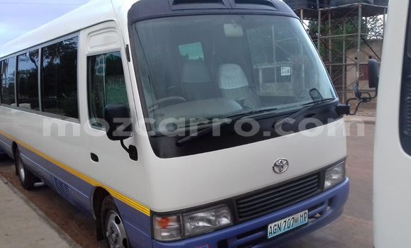 Comprar Usado Toyota Coaster Branco Carro em Maputo em Maputo