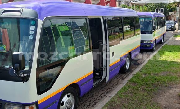 Nunua Ilio tumika Toyota Coaster Nyeupe Gari ndani ya Maputo nchini Maputo Nunua Ilio tumika Toyota Coaster Nyeupe Gari ndani ya Maputo nchini Maputo