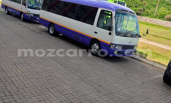 Nunua Ilio tumika Toyota Coaster Nyeupe Gari ndani ya Maputo nchini Maputo Nunua Ilio tumika Toyota Coaster Nyeupe Gari ndani ya Maputo nchini Maputo