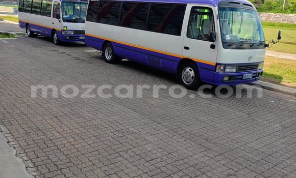 Nunua Ilio tumika Toyota Coaster Nyeupe Gari ndani ya Maputo nchini Maputo Nunua Ilio tumika Toyota Coaster Nyeupe Gari ndani ya Maputo nchini Maputo