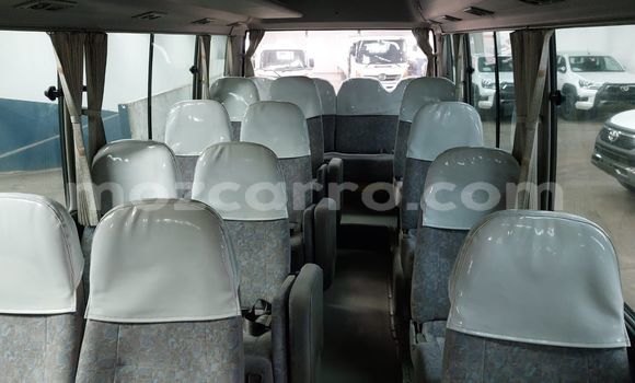 Nunua Ilio tumika Toyota Coaster Nyeupe Gari ndani ya Maputo nchini Maputo Nunua Ilio tumika Toyota Coaster Nyeupe Gari ndani ya Maputo nchini Maputo