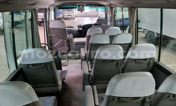 Nunua Ilio tumika Toyota Coaster Nyeupe Gari ndani ya Maputo nchini Maputo Nunua Ilio tumika Toyota Coaster Nyeupe Gari ndani ya Maputo nchini Maputo