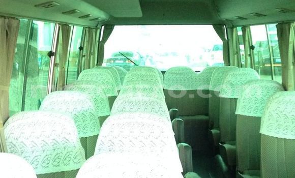 Nunua Ilio tumika Toyota Coaster Nyeupe Gari ndani ya Maputo nchini Maputo Nunua Ilio tumika Toyota Coaster Nyeupe Gari ndani ya Maputo nchini Maputo