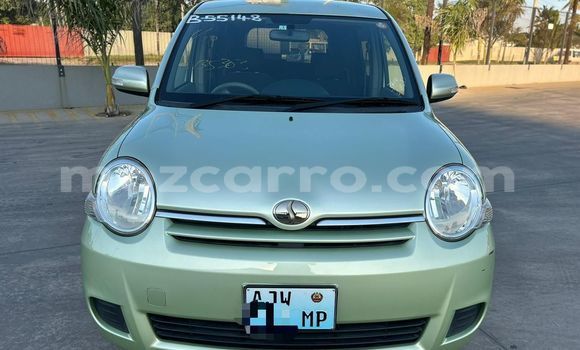 Comprar Usado Toyota Sienta Verde Carro em Maputo em Maputo