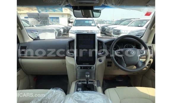 Tenga Imported Toyota Land Cruiser Zvimwe Mota in Import - Dubai in Cabo Delgado Tenga Imported Toyota Land Cruiser Zvimwe Mota in Import - Dubai in Cabo Delgado