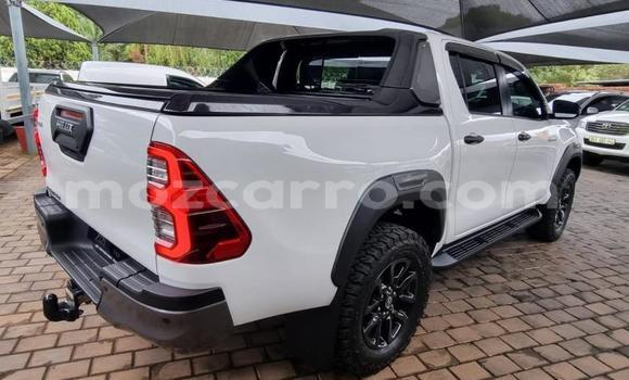 Buy Used Toyota Hilux White Car in Maputo in Maputo Buy Used Toyota Hilux White Car in Maputo in Maputo