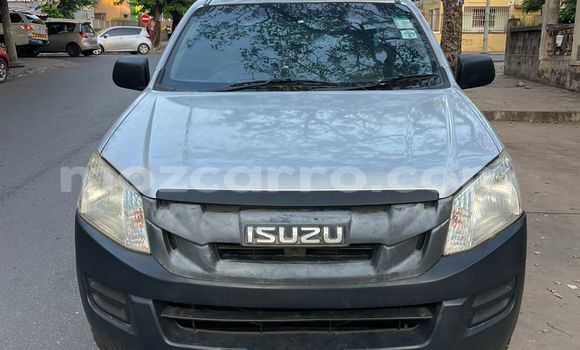 Buy Used Isuzu D-MAX Silver Car in Maputo in Maputo