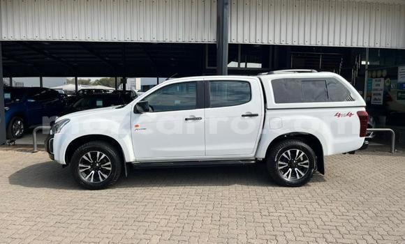 Nunua Ilio tumika Isuzu D-MAX Nyeupe Gari ndani ya Maputo nchini Maputo Nunua Ilio tumika Isuzu D-MAX Nyeupe Gari ndani ya Maputo nchini Maputo
