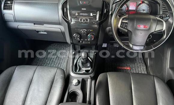 Nunua Ilio tumika Isuzu D-MAX Nyeupe Gari ndani ya Maputo nchini Maputo Nunua Ilio tumika Isuzu D-MAX Nyeupe Gari ndani ya Maputo nchini Maputo