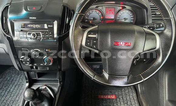 Nunua Ilio tumika Isuzu D-MAX Nyeupe Gari ndani ya Maputo nchini Maputo Nunua Ilio tumika Isuzu D-MAX Nyeupe Gari ndani ya Maputo nchini Maputo