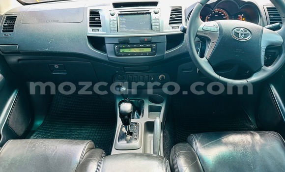 Buy Used Toyota Hilux White Car in Maputo in Maputo Buy Used Toyota Hilux White Car in Maputo in Maputo