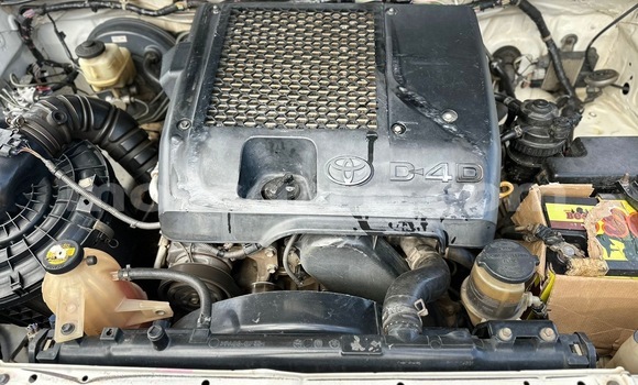 Buy Used Toyota Hilux White Car in Maputo in Maputo Buy Used Toyota Hilux White Car in Maputo in Maputo