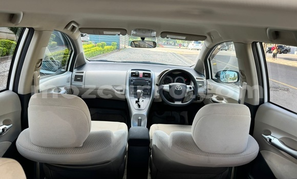 Comprar Usado Toyota Auris Branco Carro em Maputo em Maputo Comprar Usado Toyota Auris Branco Carro em Maputo em Maputo