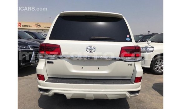 Tenga Imported Toyota Land Cruiser Chena Mota in Import - Dubai in Cabo Delgado Tenga Imported Toyota Land Cruiser Chena Mota in Import - Dubai in Cabo Delgado