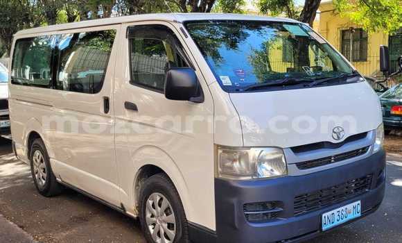 Tenga Tsaru Toyota Hiace Chena Mota in Maputo in Maputo