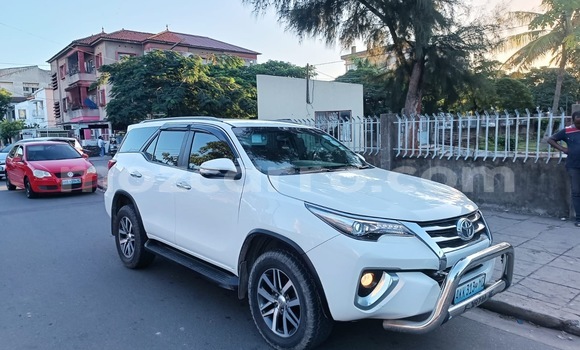 Comprar Usado Toyota Fortuner Branco Carro em Maputo em Maputo Comprar Usado Toyota Fortuner Branco Carro em Maputo em Maputo