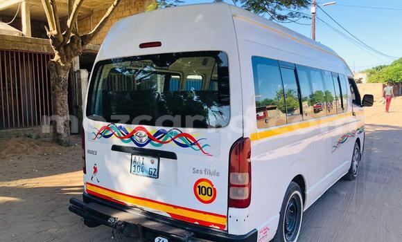 Buy Used Toyota Hiace White Car in Maputo in Maputo Buy Used Toyota Hiace White Car in Maputo in Maputo