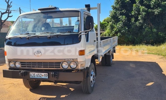 Nunua Ilio tumika Toyota Dyna Nyingine Lori ndani ya Maputo nchini Maputo