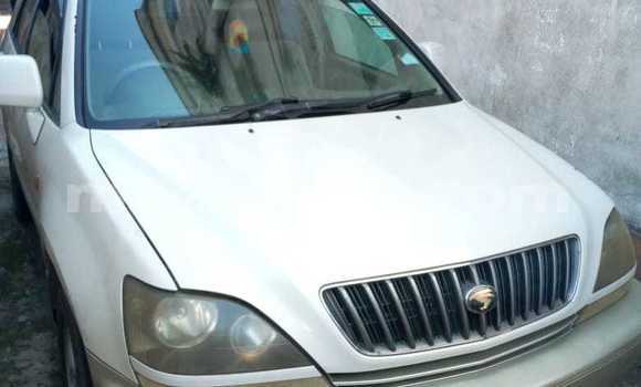 Nunua Ilio tumika Toyota Harrier Nyeupe Gari ndani ya Maputo nchini Maputo Nunua Ilio tumika Toyota Harrier Nyeupe Gari ndani ya Maputo nchini Maputo