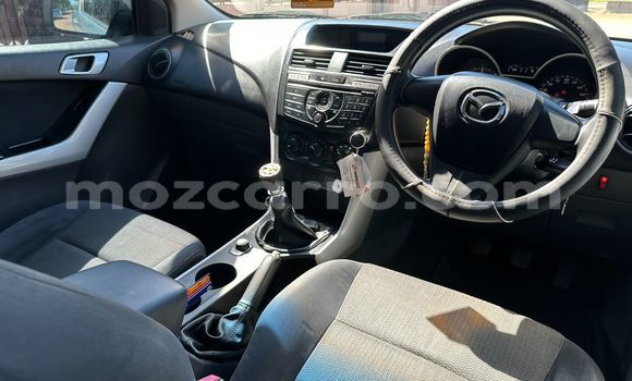 Nunua Ilio tumika Mazda BT-50 Fedha Gari ndani ya Maputo nchini Maputo Nunua Ilio tumika Mazda BT-50 Fedha Gari ndani ya Maputo nchini Maputo